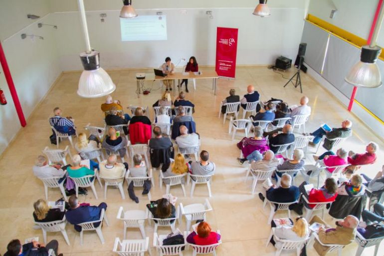 El Colegio de Gestores Administrativos de Málaga celebró una jornada informativa dirigida a ciudadanos extranjeros