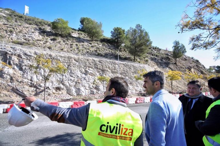 Las actuaciones que se están llevando a cabo están orientadas a lograr la estabilización del talud