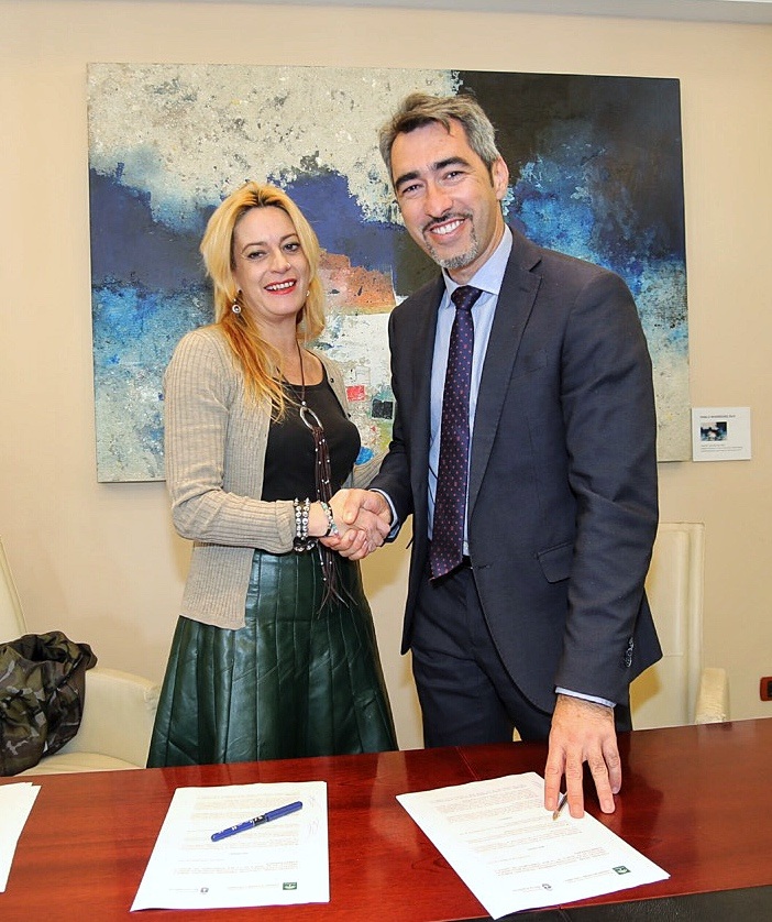 Para la cesión de un espacio del CADE de Benalmádena pueblo por un periodo de 20 años