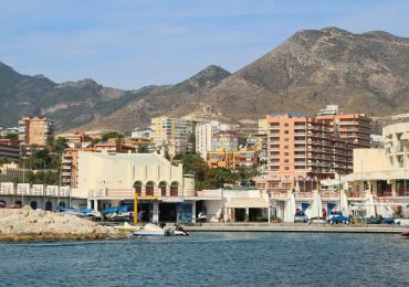Esta actividad persigue dar a conocer y fomentar los deportes náuticos entre los niños de la localidad