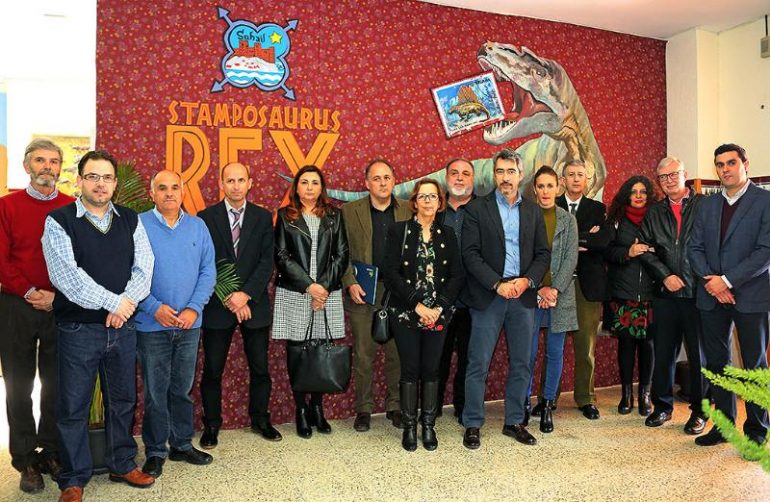 La muestra recoge sellos de diversos países centrados en diversas especies de dinosaurios