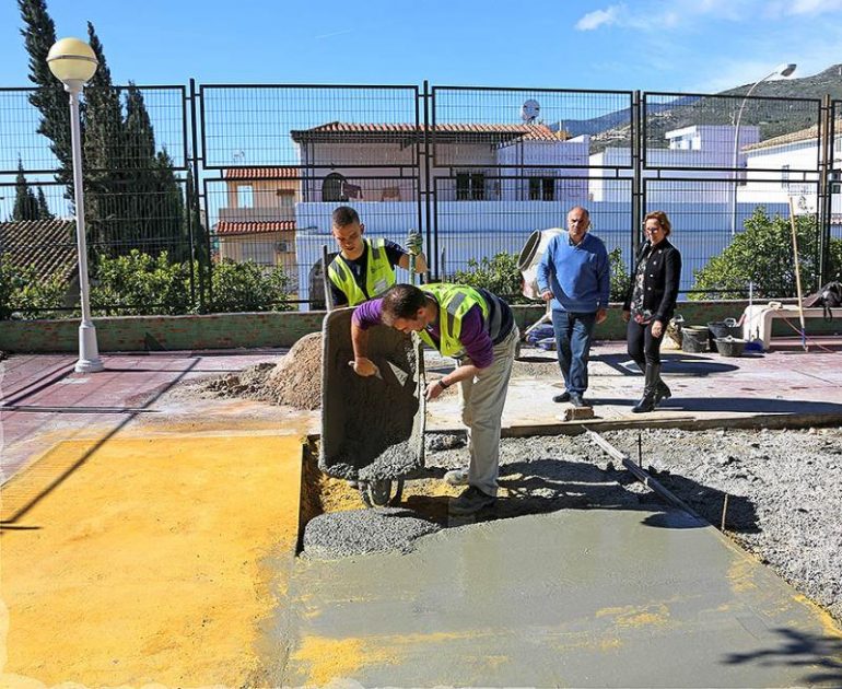 “Entre las actuaciones realizadas destacan la ampliación de las oficinas del AMPA”, ha informado la concejala de Educación, Elena Galán
