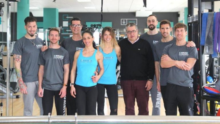 El concejal de Deportes, Joaquín Villazón, ha invitado a los benalmadenses a que visiten y conozcan el nuevo gimnasio