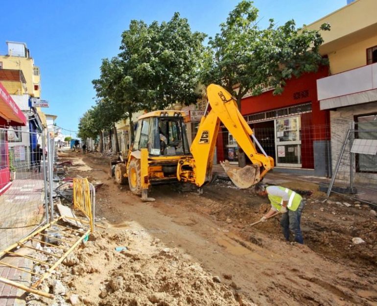 “Con esta obra lo que se pretende es adecuar el vial al Plan General de Ordenación Urbanística de Benalmádena”, ha explicado el concejal Oscar Ramundo