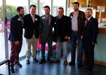 El edil ha invitado a Pablo Piqueras, director ejecutivo de este colectivo en Málaga, a que se integre en el Consejo Sectorial de Comercio