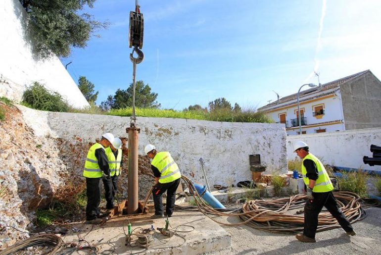 “La nueva instalación potenciará las prestaciones del pozo de la Cruz”, ha explicado el consejero-delegado de Emabesa, Joaquín Villazón