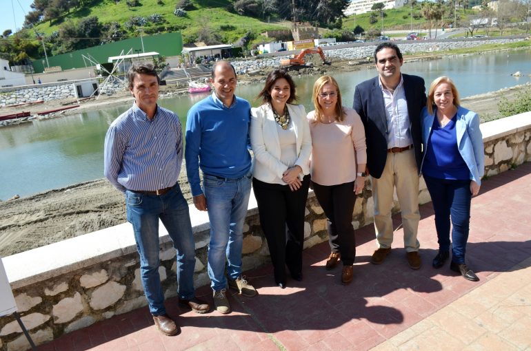 La alcaldesa, Ana Mula, la presidenta de la Mancomunidad de Municipios de la Costa del Sol, Margarita del Cid, y el consejero delegado de Acosol, Manuel Cardeña, han visitado hoy estos trabajos