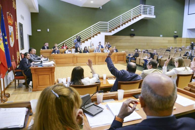 El pleno aprobó ayer definitivamente la disolución de la sociedad gestora