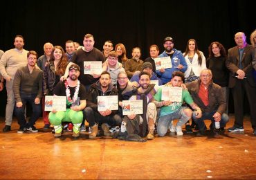 Cuatro murgas y cuatro comparsas hicieron vibrar la Casa de la Cultura hasta las 4 de la madrugada