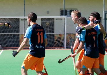 la primera victoria benalmadense de la temporada en el partido disputado frente a la Real Sociedad 1927 el pasado sábado en el Campo de Hockey El Retamar que concluyó con resultado de 4-2