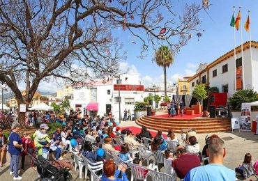 La concejala de Cultura espera que “esta Feria del libro se consolide con los años y se convierta en una cita ineludible de la cultura benalmadense”