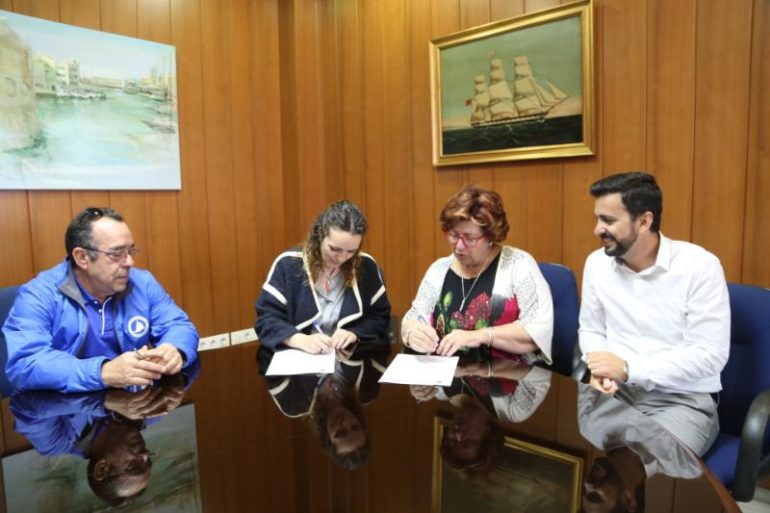 El acuerdo contempla una subvención para el único club de vela formado por discapacitados que compite a nivel nacional en categoría Crucero