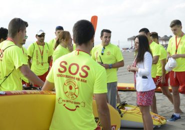 Un equipo de 20 personas velarán por la seguridad de los bañistas en los siete kilómetros de playas del municipio