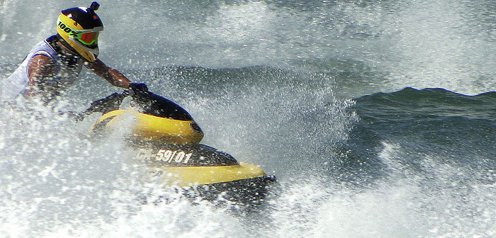 Los pilotos Ismael Rojas y Adnán Yassini se postulan como favoritos al título y suman de cara al triunfo también en el Campeonato Andaluz de Motos de Agua