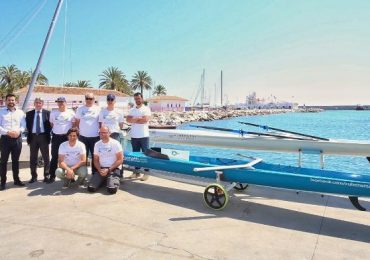 El acto de botadura inaugural de las nuevas embarcaciones ha estado presidido por el capitán marítimo de Málaga, Francisco Hoya Bernabéu