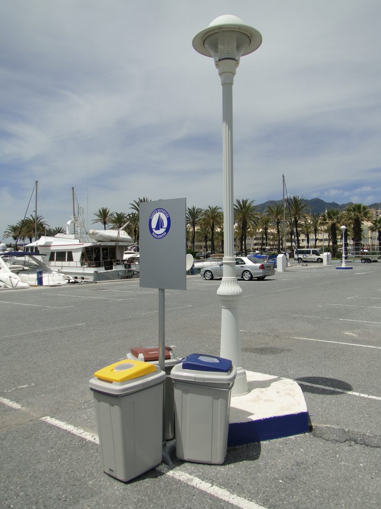 Los nuevos recipientes se han emplazado en puntos estratégicos de los muelles