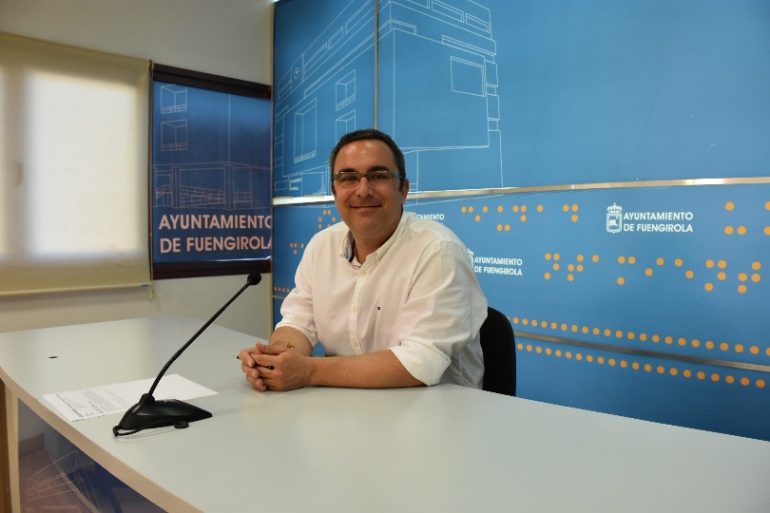 El viernes 20 de mayo a partir de las 19:30 horas se llevará a cabo una demostración del proceso de creación de un bonsái