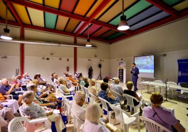 La charla informativa trató sobre impuestos, subvenciones y tramitaciones funerarias