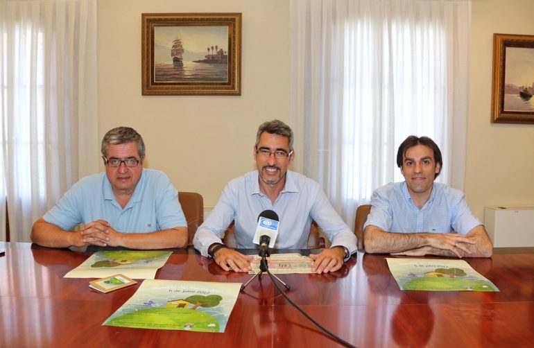 “Este acto supone el colofón de los talleres que hemos ido organizando en las semanas anteriores sobre reciclaje y cultivo ecológico”, ha recordado Villazón