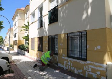 Atendiendo en esta ocasión a las demandas vecinales de las viviendas sociales de calle Finoso