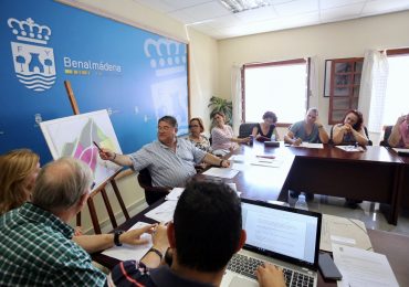 Como la construcción del nuevo instituto, los proyectos educativos o el proceso de escolarización temas