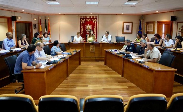 “La comisión de absentismo escolar es una herramienta esencial de coordinación entre el Ayuntamiento y la comunidad educativa”, ha destacado la concejala de Educación, Elena Galán
