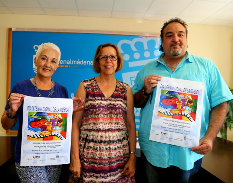 “Queremos que la música siga teniendo un papel importante en nuestro municipio. Y, en este sentido, la Coral de Benalmádena es un pilar básico”, ha explicado Galán