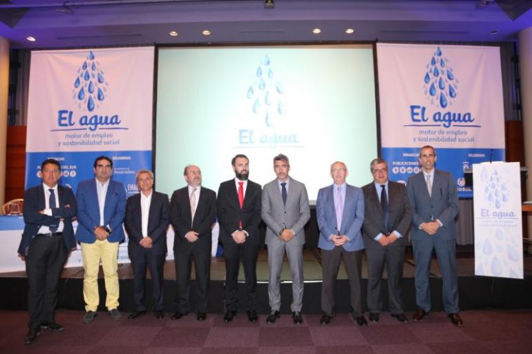 La jornada ha estado estructurada en torno a dos ejes temáticos: modelos de gestión y marco laboral, y el agua como motor de empleo