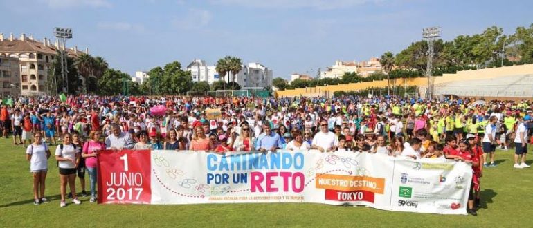 Durante los primeros metros, los participantes han estado acompañados por las delegadas y el alcalde, que con su asistencia han querido apoyar esta iniciativa