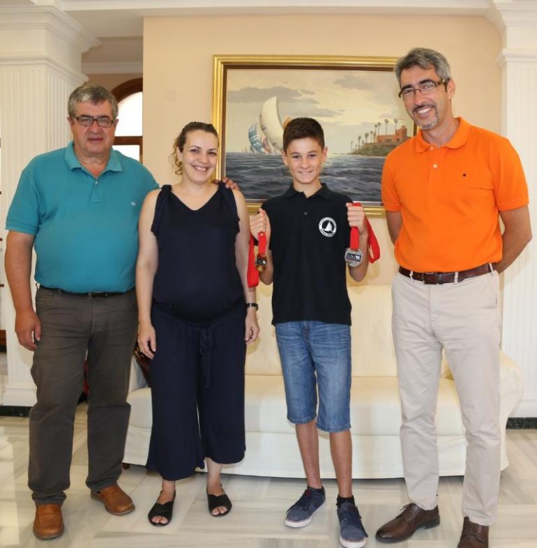 “Esteban Díaz es un joven deportista de gran proyección que lleva el nombre de Benalmádena a lo más alto del podio en citas internacionales”, ha destacado el alcalde de Benalmádena, Víctor Navas