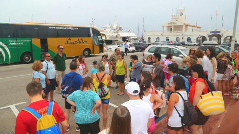 Manuel J. Jiménez, gerente del Puerto, se ha mostrado “encantado” de poder acoger esta iniciativa de índole social que ha tildado de “positiva” y cuya continuidad se ha comprometido a mantener en años venideros