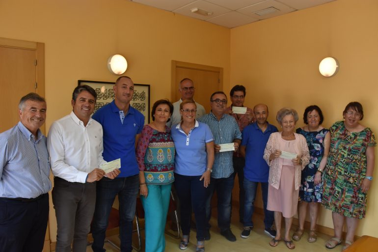 El pasado cinco de mayo se enfrentaron en el complejo Elola los ex jugadores del Real Madrid, Veteranos del Málaga Club de Fútbol y Asociación de Veteranos de Fútbol de Fuengirola en un partido cien por cien solidario