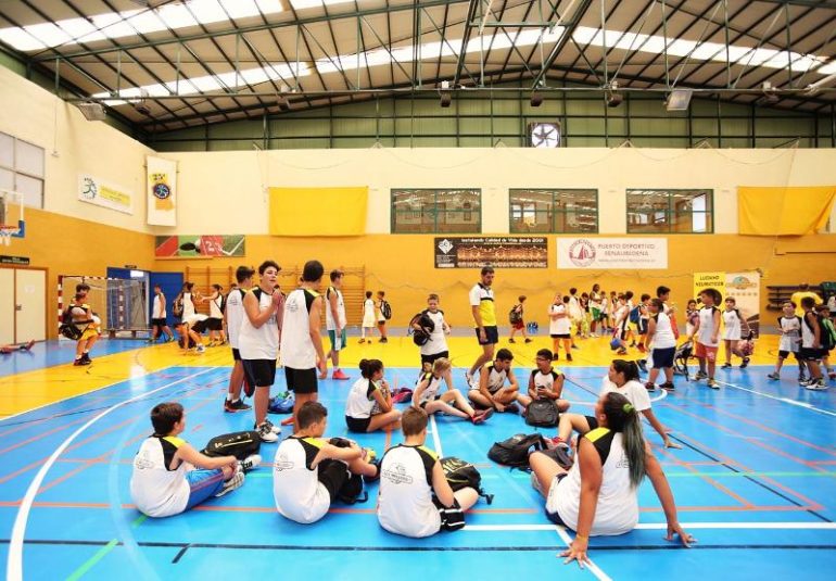 “Además, desde el ayuntamiento hemos abierto una convocatoria de subvenciones para estas actividades, que permitirán que todas las familias puedan acceder a los campamentos”, ha añadido Navas