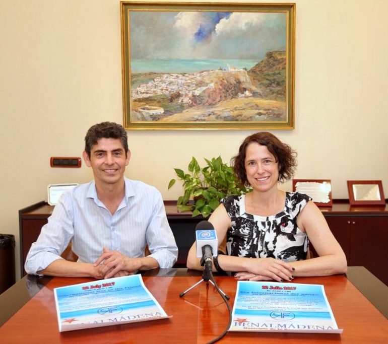 Los asistentes deberán vestir de blanco, y llevar comida y bebida para compartir