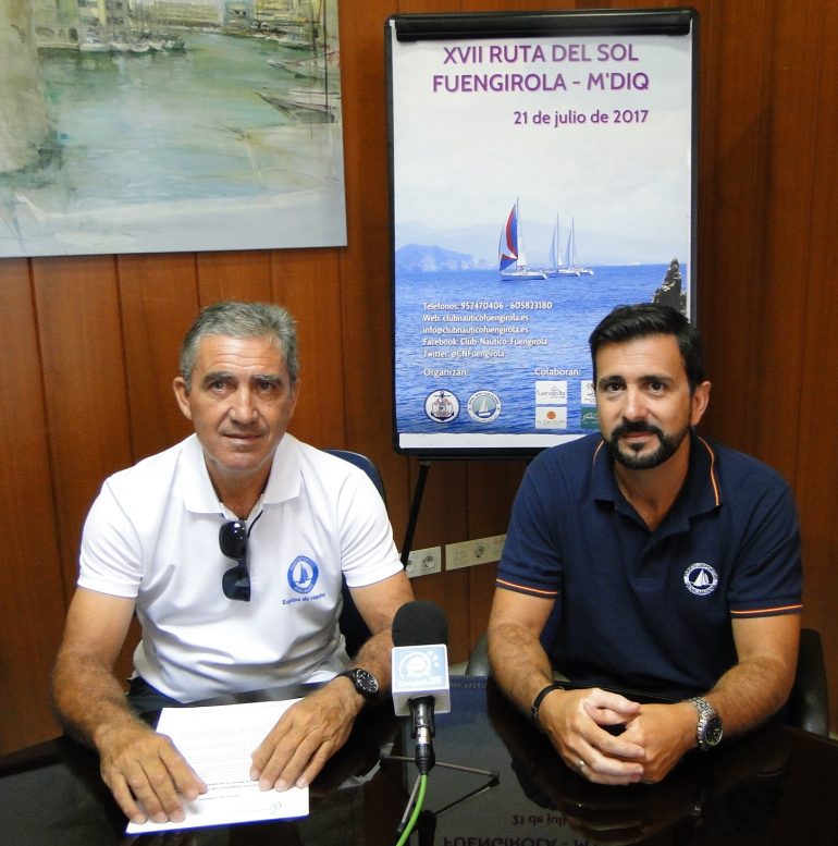 El gerente del puerto, Manuel J. Jiménez, pone en valor la “apuesta de la asociación por acercar los deportes náuticos a los colectivos de discapacitados” y desea a la tripulación “la mejor de las singladuras”