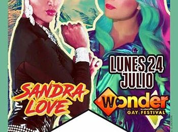 El evento comienza con las actuaciones de Sandra Love y La Prohibida, dos de las drag queens más conocidas del panorama musical nacional