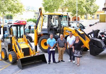 Las nuevas retroexcavadoras servirán como apoyo en trabajos como la apertura de zanjas, retirada de escombros, limpieza de parcelas o acondicionamiento de playas