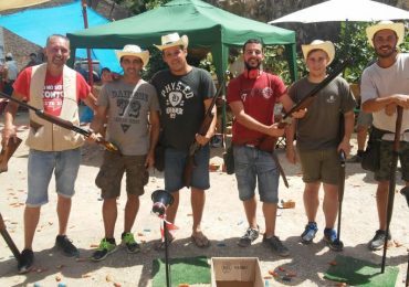 En el campeonato, en el que han participado 56 tiradores, se han establecido dos categorías, individual y por equipos