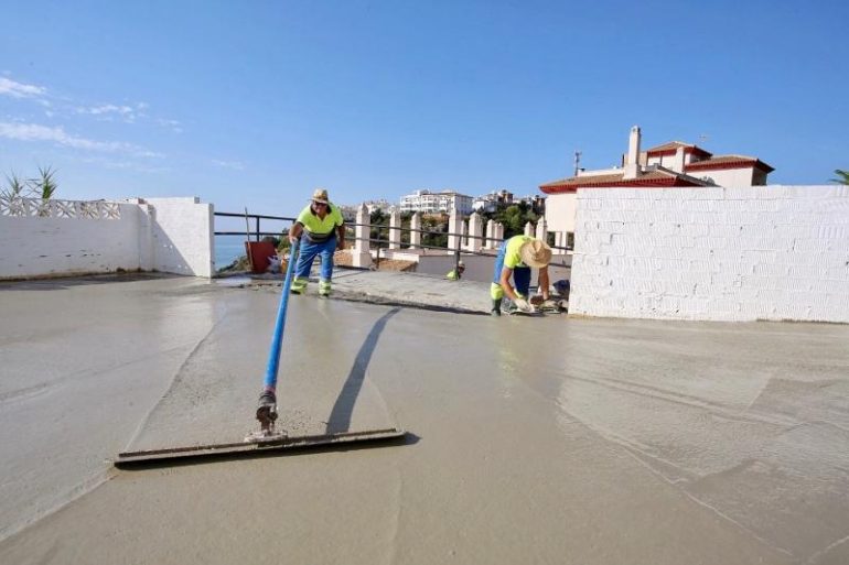 “Seguimos trabajando para hacer efectivas las demandas de la población, y pedimos la colaboración de los vecinos para que cuiden el entorno y el pueblo se encuentre en condiciones óptimas”, ha declarado el concejal de Servicios Operativos, Salvador Rodríguez