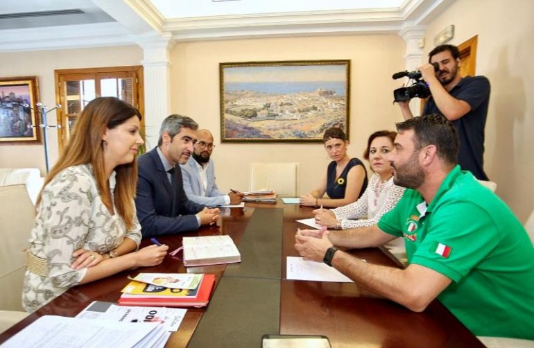 En el encuentro también ha participado la diputada provincial Estefanía Merino