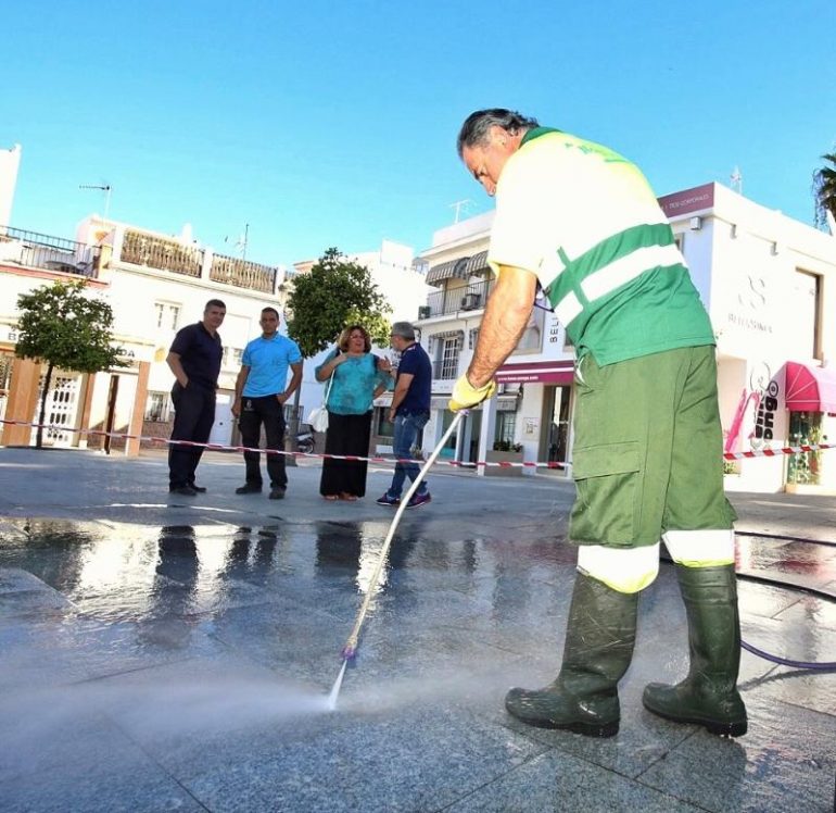 “Durante los meses de verano también hemos establecido un turno de tarde tanto de limpieza viaria como de limpieza mecánica”, ha anunciado el edil
