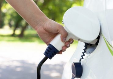Así, el Ayuntamiento bonificará el 75% de dicho impuesto a los propietarios de vehículos eléctricos
