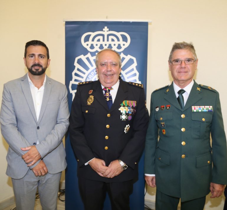 El acto terminó con las notas del himno de la Policía Nacional y del Himno Nacional