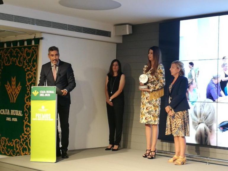 El alcalde tuvo palabras de homenaje y agradecimiento con AFESOL, entidad que propuso a FEAFES la concesión al Ayuntamiento de esta mención de honor