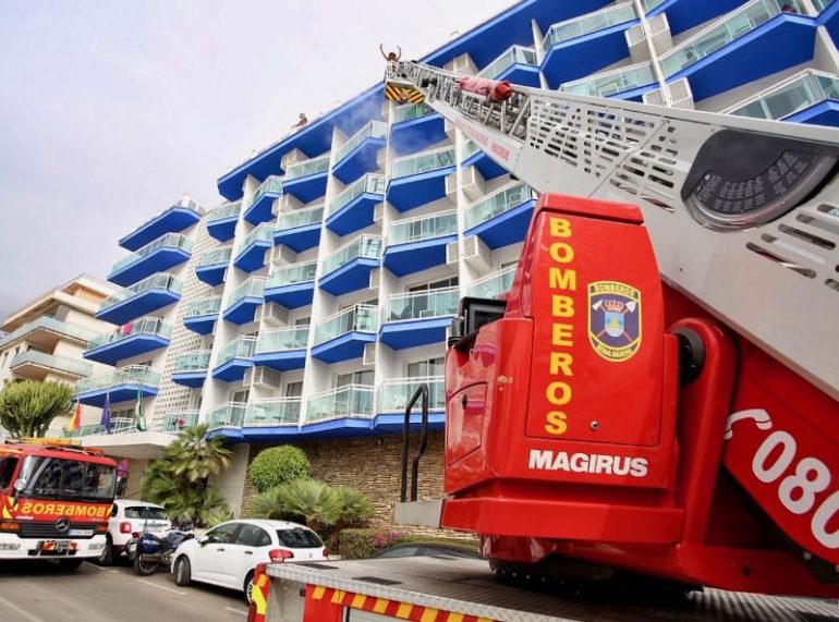 “Este tipo de simulacros son un recurso muy útil para poder engrasar los sistemas de emergencia y poner en marcha las nuevas técnicas que aporta cada cuerpo en un contexto real”, ha valorado el concejal de Seguridad, Javier Marín