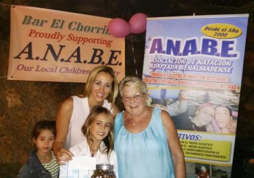 La directiva de ANABE, junto a sus monitoras,  familiares y alumnos, agradecen la iniciativa de Eleonor Sheppard (Bar El Chorrillo), y la colaboración de Beverly Dickinson, sus amigos y clientes