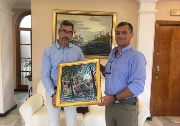 Las obras son cuadros al óleo que retratan parajes de nuestro municipio y de otras localidades malagueñas como Ronda o Yunquera