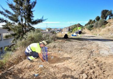 “Estas labores surgen de nuestra apuesta, con el apoyo de la Junta, por políticas activas de empleo y el trabajo transversal entre concejalías”, ha apuntado el alcalde de Benalmádena, Víctor Navas