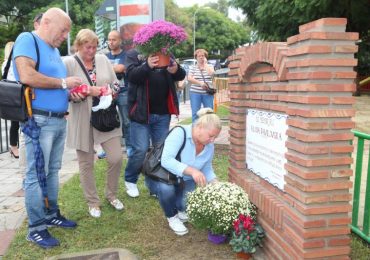 El alcalde de Benalmádena, Víctor Navas y los concejales Javier Marín, Joaquín Villazón y José Miguel Muriel han acompañado a su familia y amigos durante el acto
