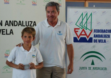 Los regatistas locales Antonio Villalón y José Manuel Pachón consiguen ser primeros en sus categorías, mientras que Lucía Pérez fue tercera en Féminas sub-16